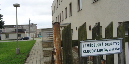 DVŮR LHOTKA